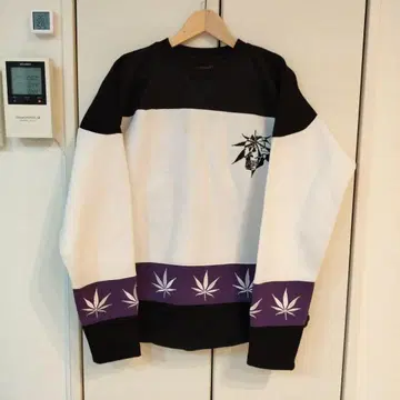 MISHKA 마리화나 넘버링 맨투맨 화이트 x 블랙 x 퍼플 L
