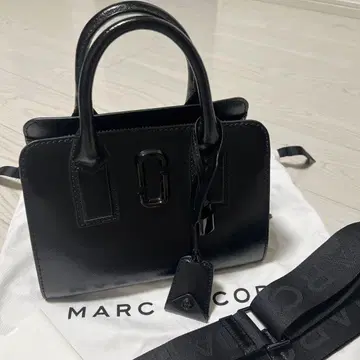 MARC JACOBS 블랙 핸드백