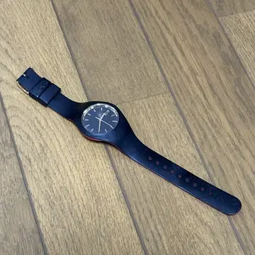 IEC Watch 블랙 빨간색