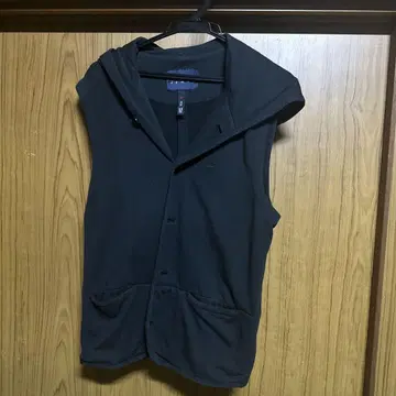 Emporio Armani 블랙 후드 부착 베스트 M 사이즈