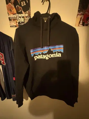 patagonia 블랙 후드티 S 사이즈