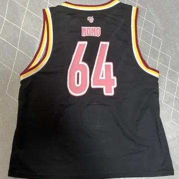 TWICE MOMO 탱크탑 64