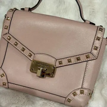 MICHAEL KORS 핑크 스터드 숄더백
