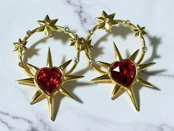 파메오 포즈 하트 귀걸이 Sacred Heart Pierce 레드