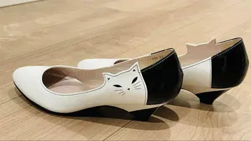 고양이 화이트 블랙 펌프스 긴자 카네마츠