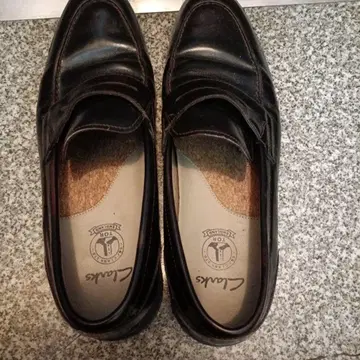 Clarks 블랙 로퍼
