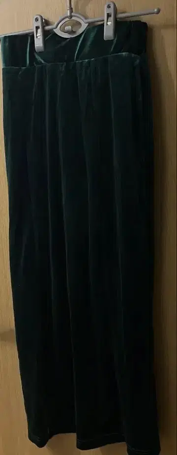 벨로아 원단 그린 롱 스커트