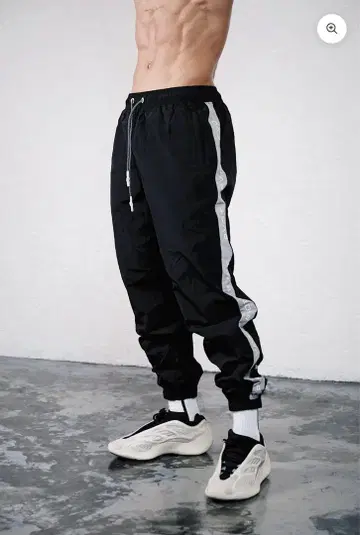 PVOT 블랙 조거 팬츠