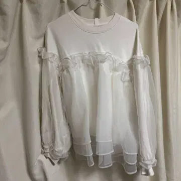 Bibiy. ANNA PUFF TOP white