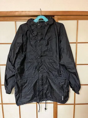 HH Portable 블랙 나일론 자켓