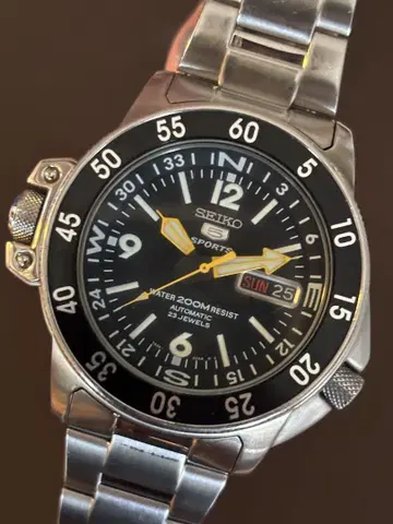 할인 가능 [ 작동품 ] SEIKO 5 스포츠 블랙 아틀라스 자동 와인딩