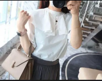 새상품&.노스탤지어 하프 슬리브 2way 프릴 케이프 셔츠