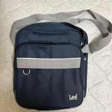 Lee 네이비 숄더백