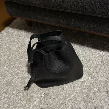 블랙 가죽 복조리형 핸드백