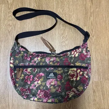 GREGORY 꽃무늬 숄더백 (사첼 M 사이즈)