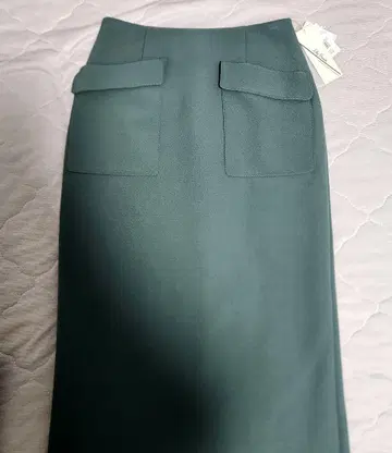 [ 릴리 브라운 ] 백 슬릿 분또 스커트 그린 택 포함 AW