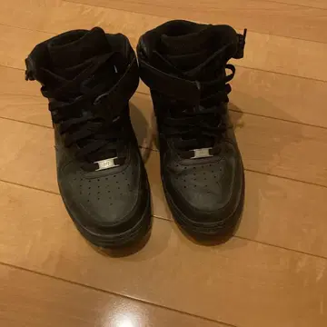 블랙 하이컷 스니커즈