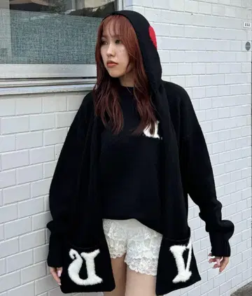 ACLENT 포인트 샤기 로고 후디드 머플러