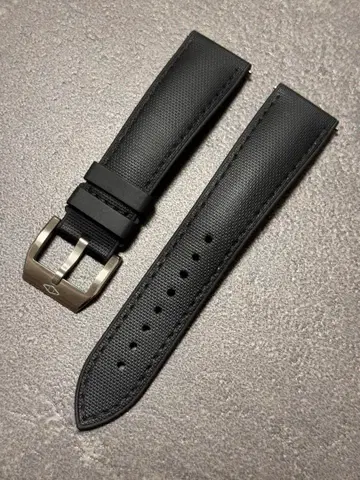 ARTEM 하이드로플렉스 21mm 러버 스트랩 블랙