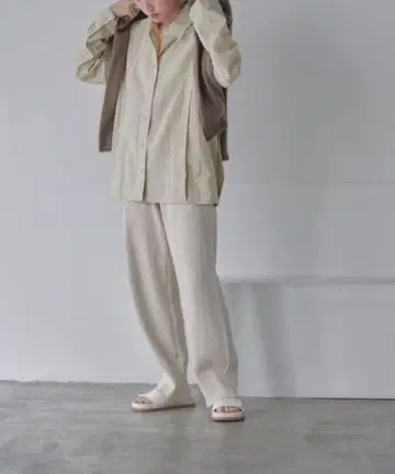 [ TODAYFUL ] 사이드 턱 실키 셔츠 크림색