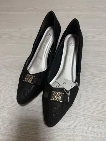 펌프스 블랙