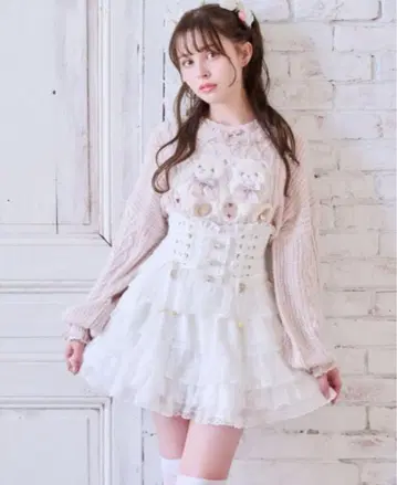 [ 24시간 이내 발송 ] LIZLISA 티어드 프릴 치마바지 화이트