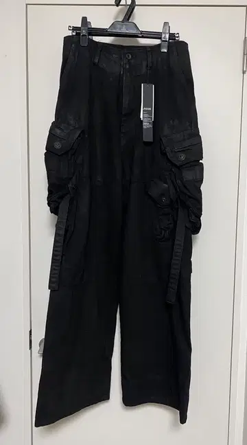 julius PERMANENT 24AW 코팅 가스 마스크 카고 팬츠