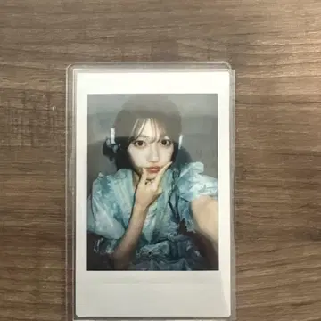이타쿠라 카나 폴라로이드