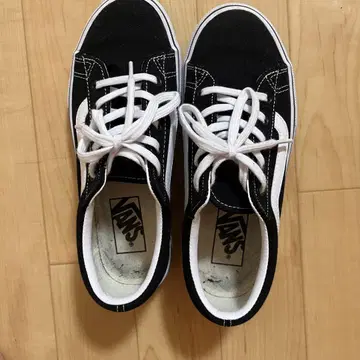 VANS 블랙 스니커즈