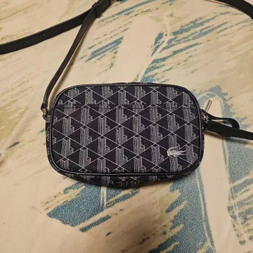 LACOSTE (라코스테) 숄더백 네이비