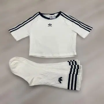 adidas 화이트 래글런 T셔츠와 삭스 3족 세트