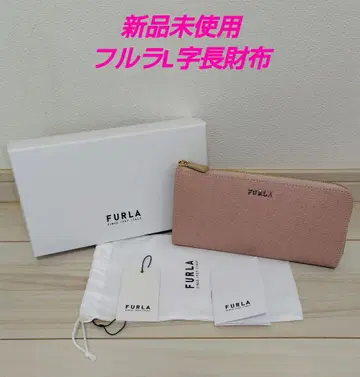 미사용 새상품 훌라 장지갑입니다.