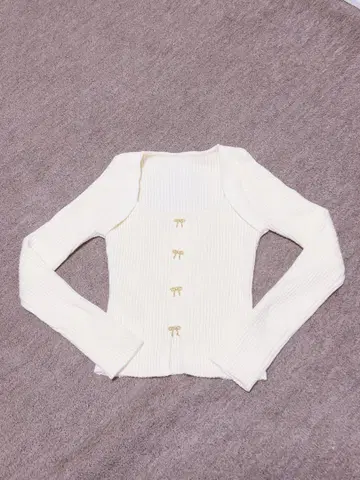 아이보리 리브 긴팔 스웨터