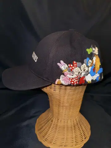 DISNEY BESTIES 디즈니 베스티즈 캡 58cm 블랙 자수