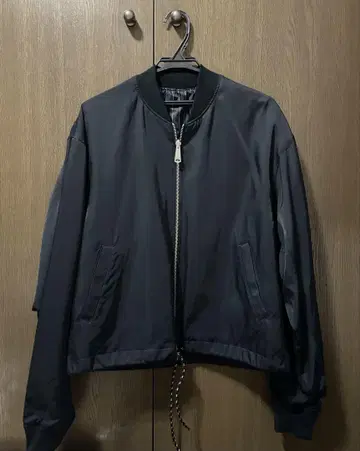 VICTIM 빅팀 SHORT MA-1 리버서블
