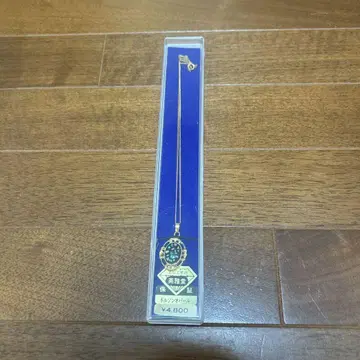에메랄드풍 디자인 목걸이