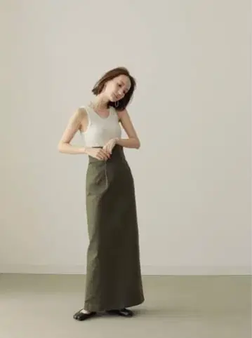 [ louren ] 하이웨이스트 펜슬 스커트 카키 미착용