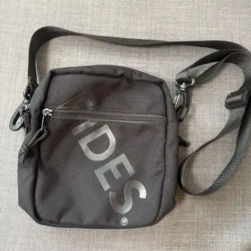FIDES 숄더백 블랙