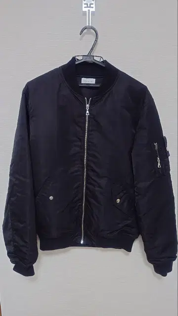 JOHN ELLIOTT 존 엘리엇 MA-1 자켓 블랙