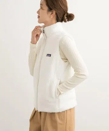 [ 새상품급 ] patagonia 화이트 퍼 베스트 S