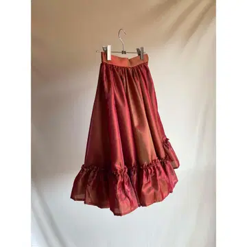 Used 메탈릭한 샴브레이 새틴 볼륨 플레어 스커트