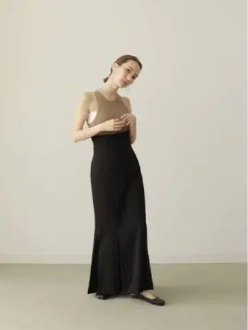 [ louren ] 하이웨스트 롱 머메이드 플레어 스커트 블랙 M 사이즈