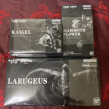 미개봉 카이겔 라르게유스 맘모스 플라워 소프트 비닐 신 울트라맨