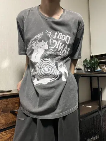 마하그리트 T셔츠