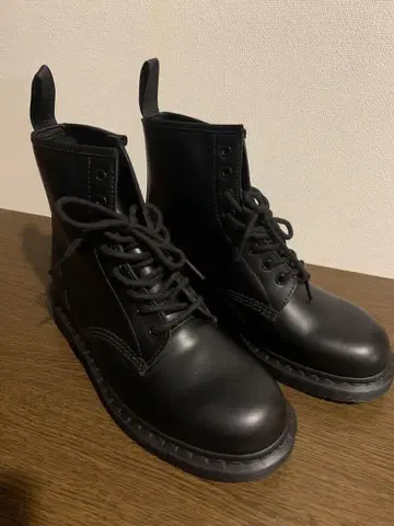 미착용 새상품 clarks wallabees Dr.MARTENS 부츠