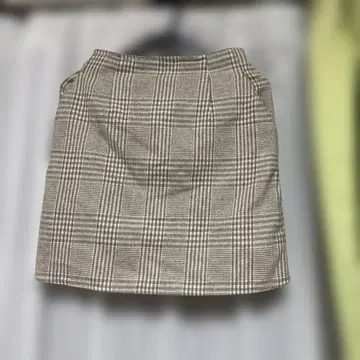 체크 무늬 타이트 스커트 레이스업