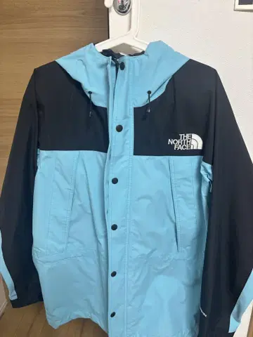 THE NORTH FACE 마운틴 파카 L 스카이블루/블랙