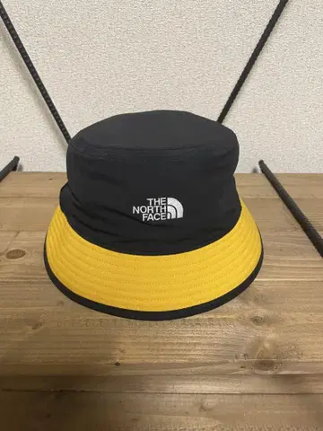 THE NORTH FACE 버킷 햇 블랙/노랑