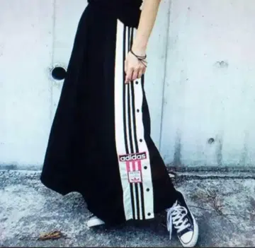 아디다스 adidas 아디 블레이크 사이드 스냅 스커트 빨간색 택 완판템