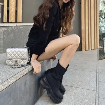 스즈키 아미 프로듀스 블랙 통굽 니트 숏부츠 ami CRAMMY